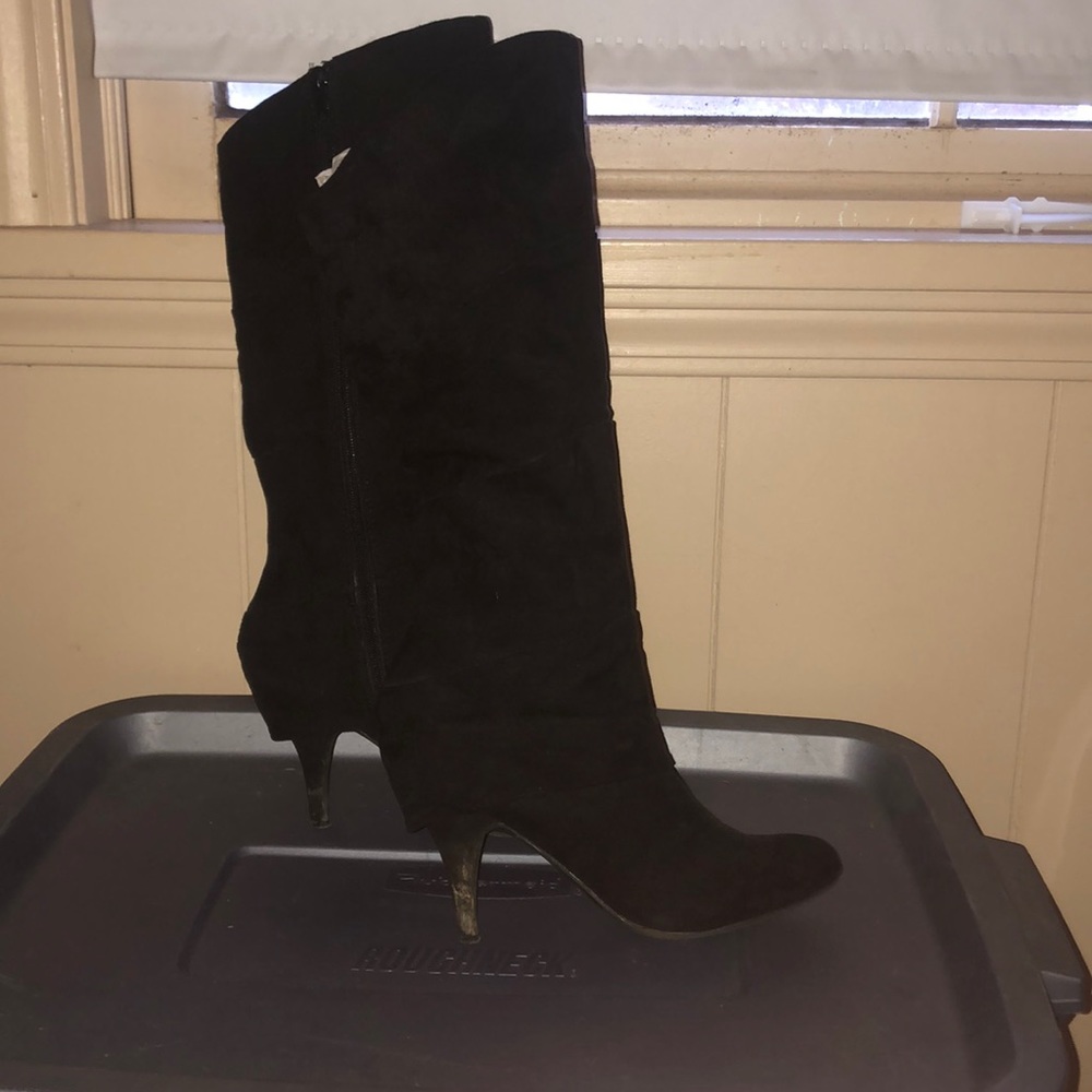 Black heel boots - Picture 2 of 3